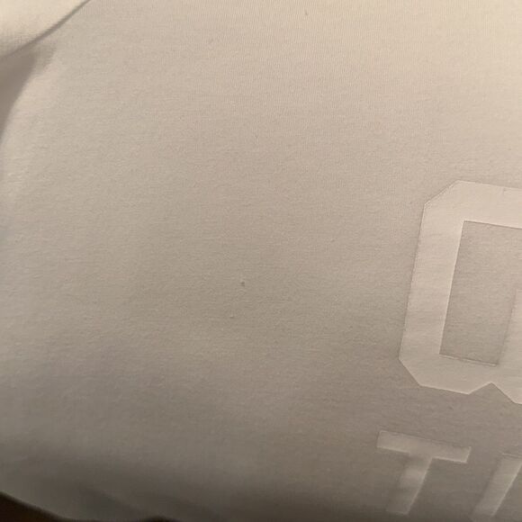 Under Armour L White Relaxed Boxy Fit Short Sleeve Lightweight Workout Tee - Picture 10 of 10